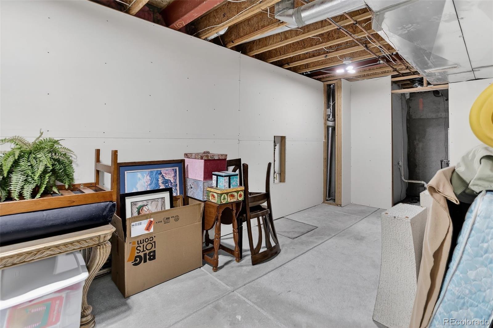 Lakewood, Colorado, 80232, United States, 3 Bedrooms Bedrooms, ,4 BathroomsBathrooms,Residential,For Sale,1941037