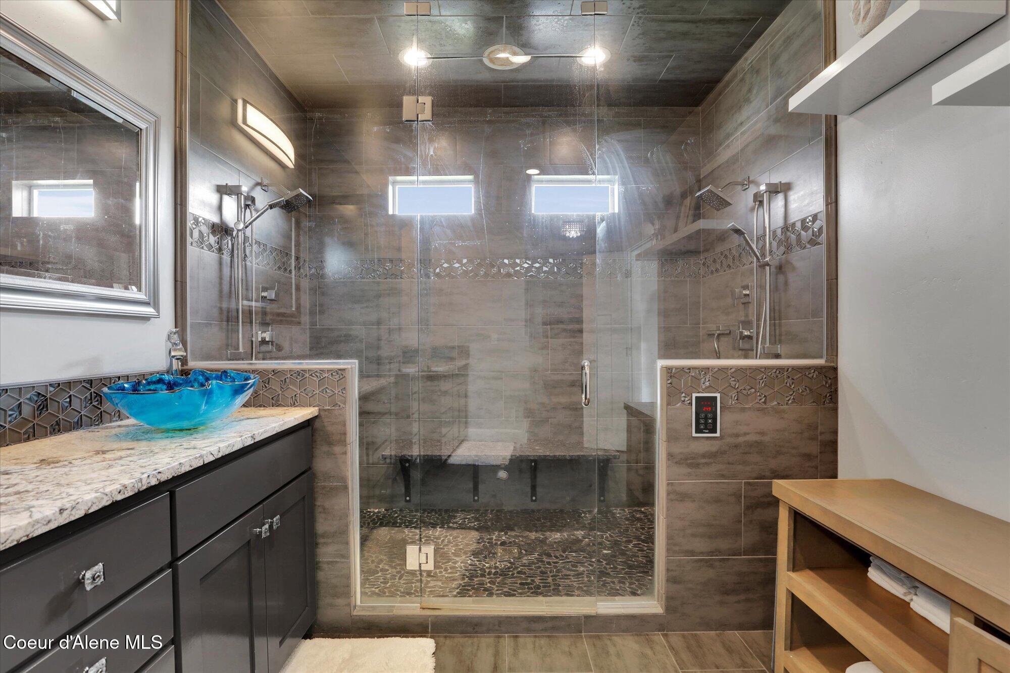 Post Falls, Idaho, 83854, United States, 5 Bedrooms Bedrooms, ,5 BathroomsBathrooms,Residential,For Sale,1981569