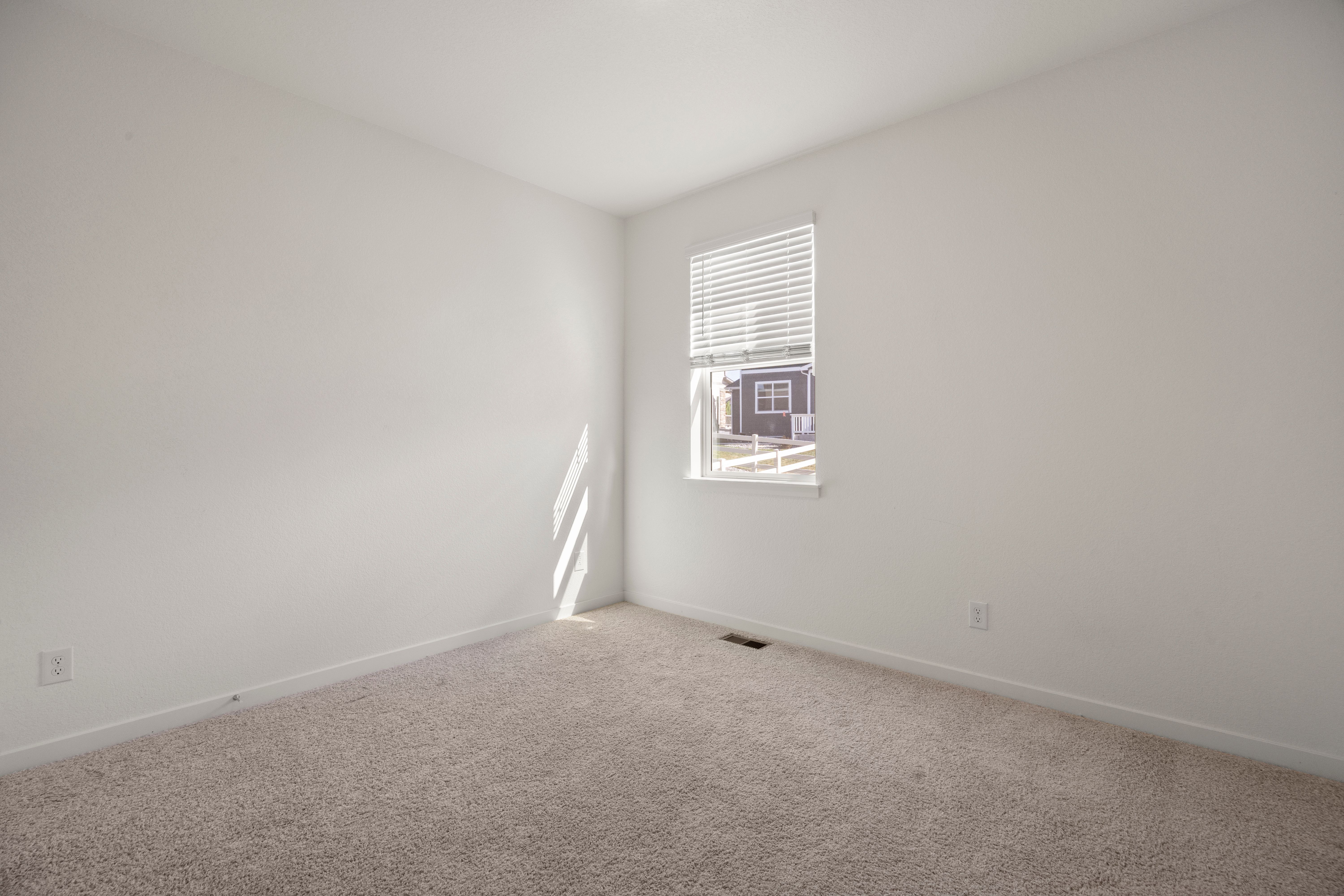  Perfect Blend of Modern Style, Functionality, and Mesa Views - 物件實景
