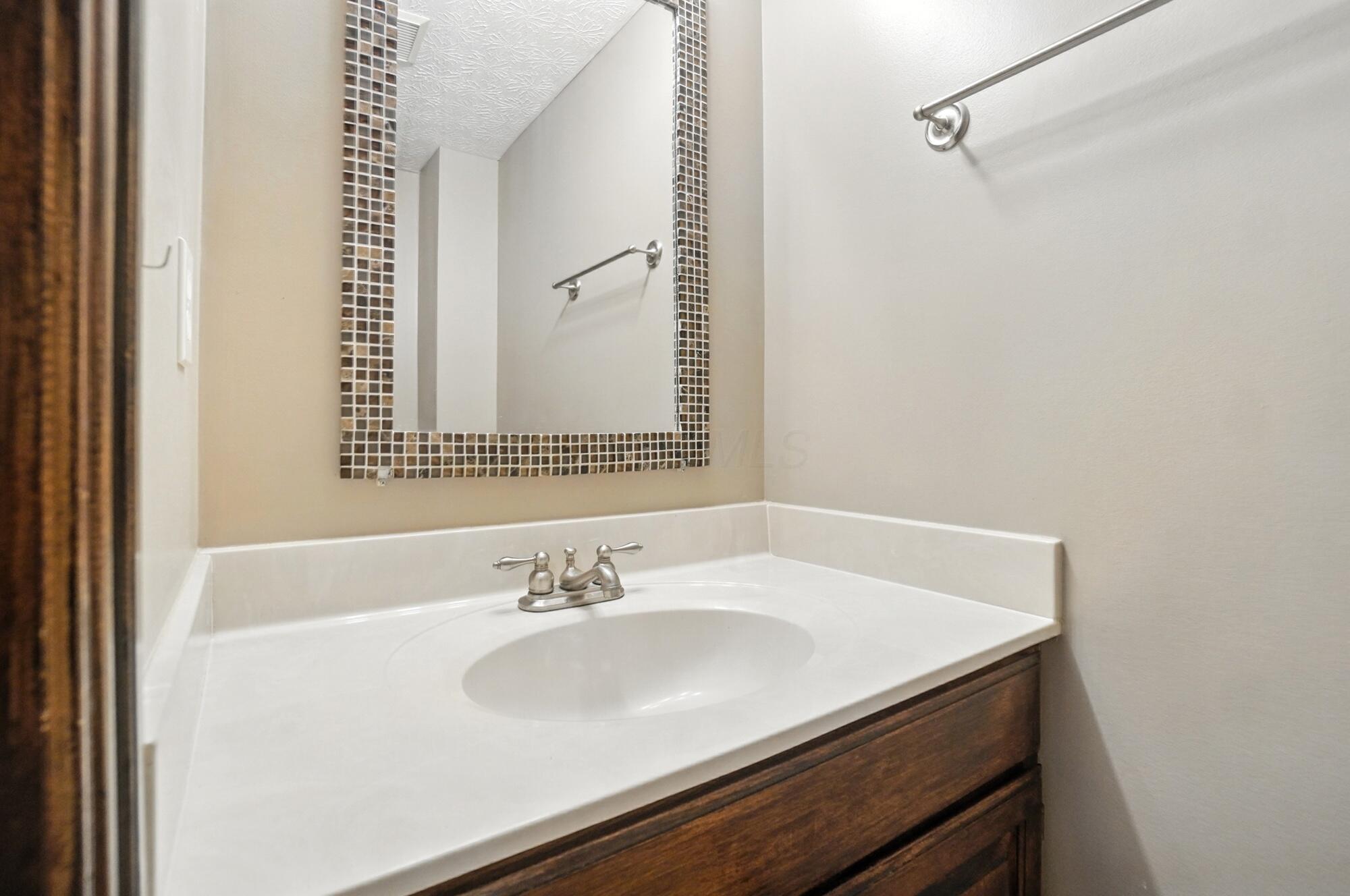 Dublin, Ohio, 43016, United States, 4 Bedrooms Bedrooms, ,3 BathroomsBathrooms,Residential,For Sale,1940366