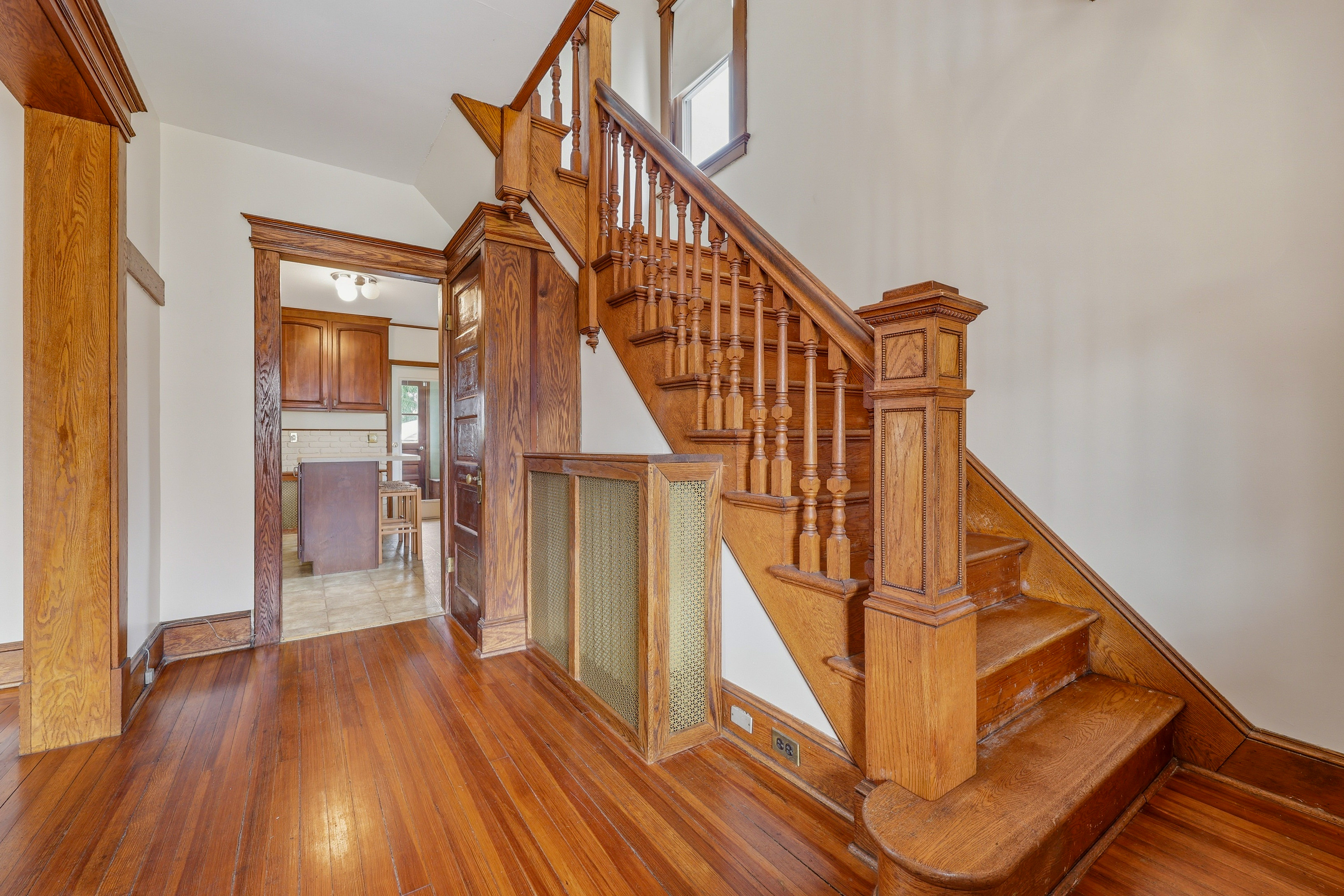  A Classic 1913 Colonial Set in the South Farms Area - 物件實景