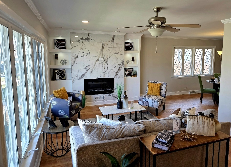 Chicago, Illinois, 60656, United States, 2 Bedrooms Bedrooms, ,2 BathroomsBathrooms,Residential,For Sale,2028341