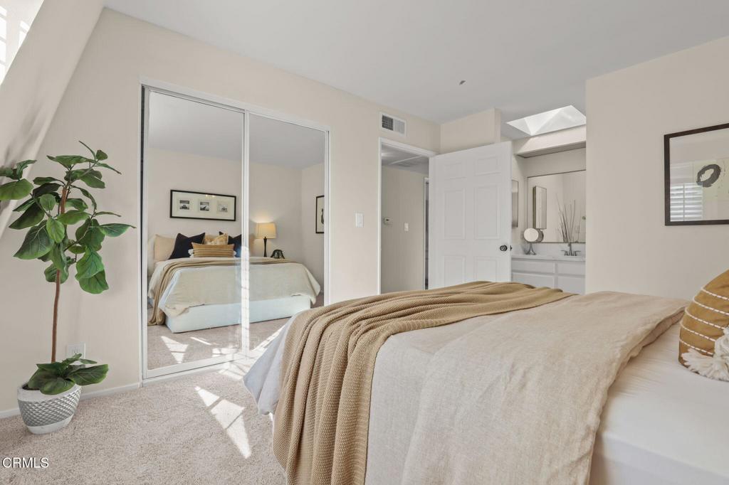 Pasadena, California, 91101, United States, 2 Bedrooms Bedrooms, ,2 BathroomsBathrooms,Residential,For Sale,1989436