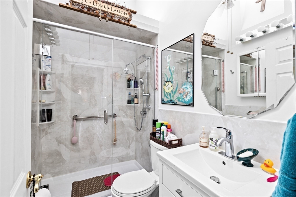 Easton, Massachusetts, 02375, United States, 3 Bedrooms Bedrooms, ,3 BathroomsBathrooms,Residential,For Sale,1975214