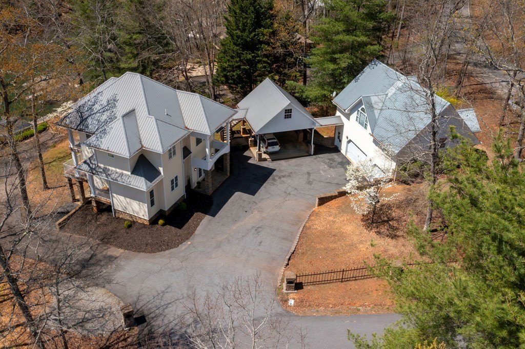 Hayesville, North Carolina, 28904, United States, 4 Bedrooms Bedrooms, ,4 BathroomsBathrooms,Residential,For Sale,1758392