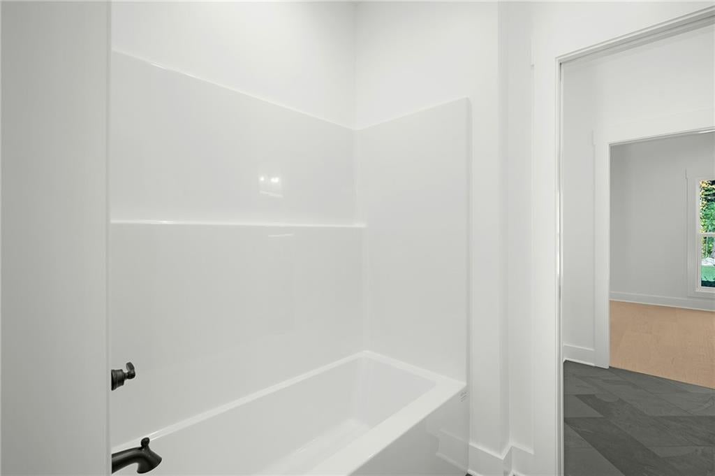 Calhoun, Georgia, 30701, United States, 4 Bedrooms Bedrooms, ,4 BathroomsBathrooms,Residential,For Sale,1980767