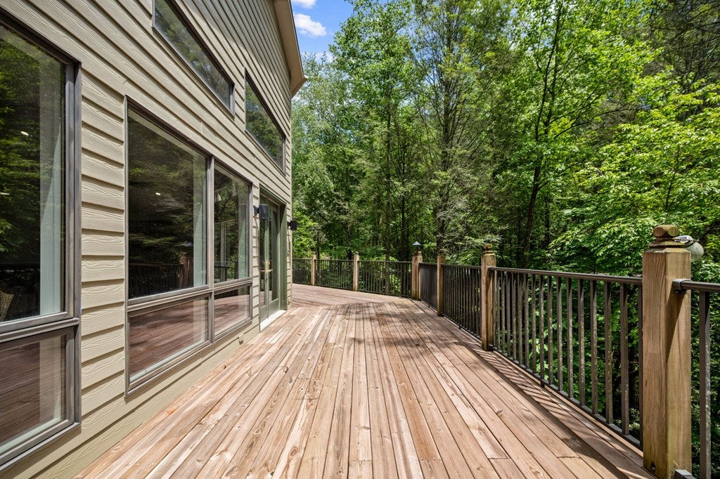 Ellijay, Georgia, 30540, United States, 5 Bedrooms Bedrooms, ,5 BathroomsBathrooms,Residential,For Sale,1868155
