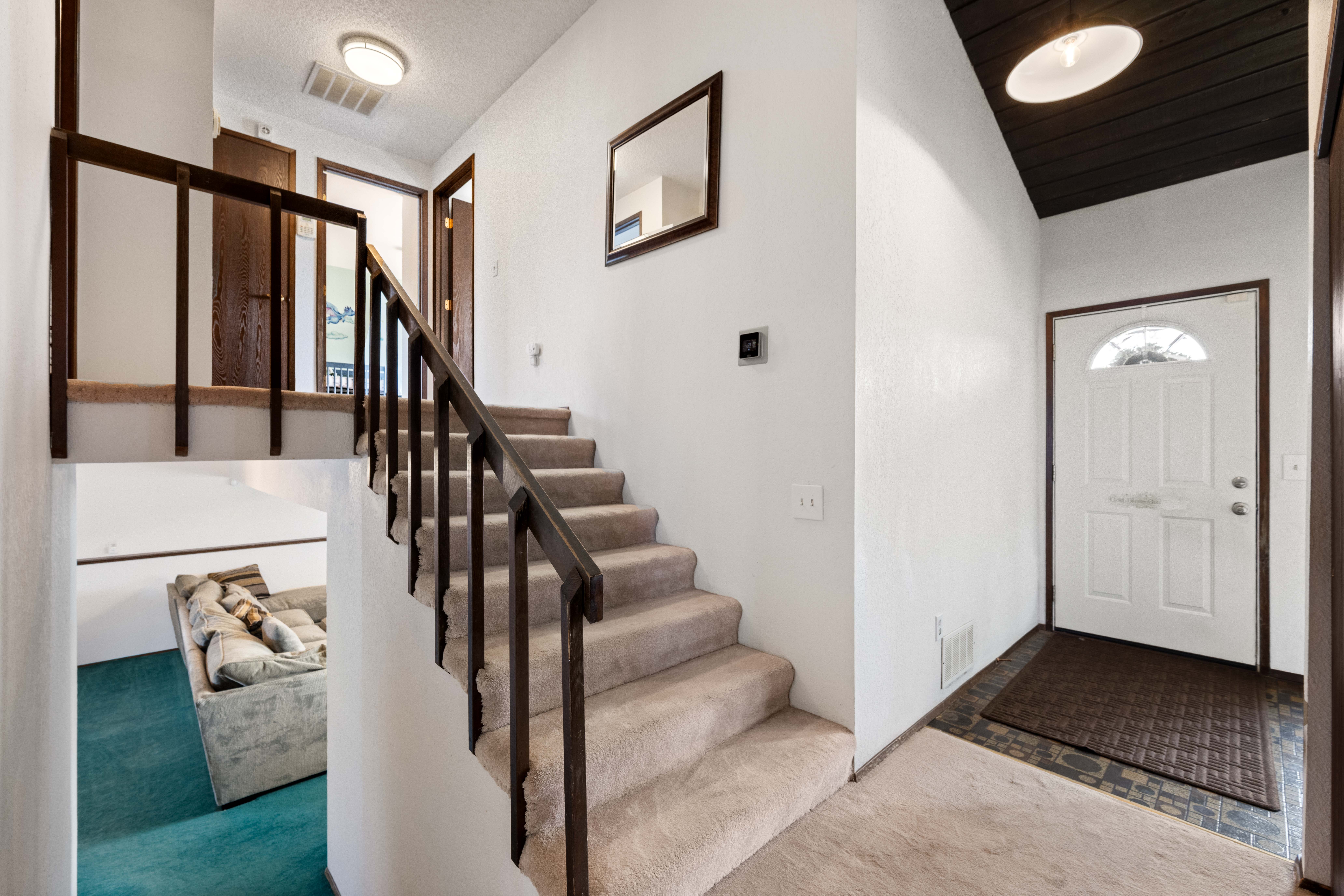  Stunning Views & Solar Panel Efficiency - 物件實景