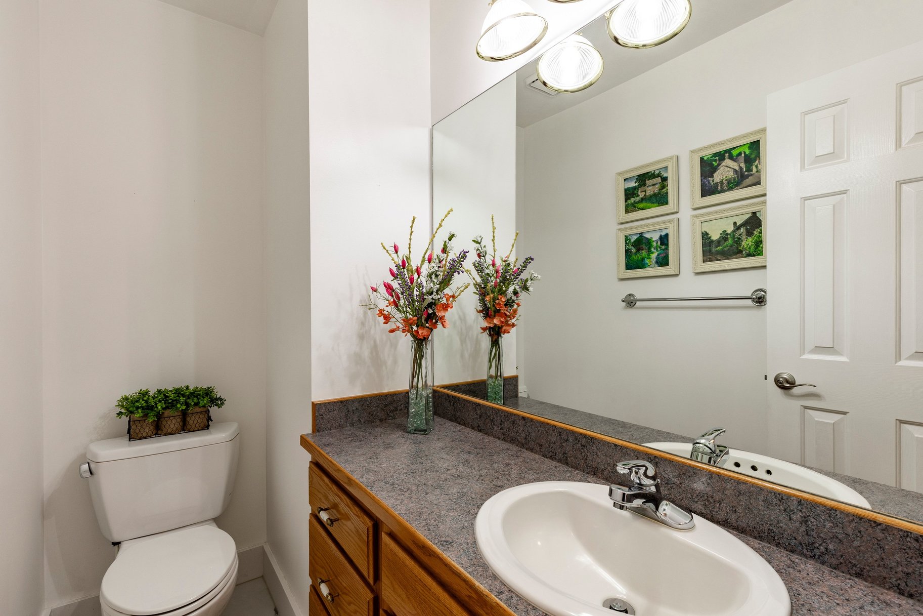  Lovingly Maintained Exceptional Home - 物件實景