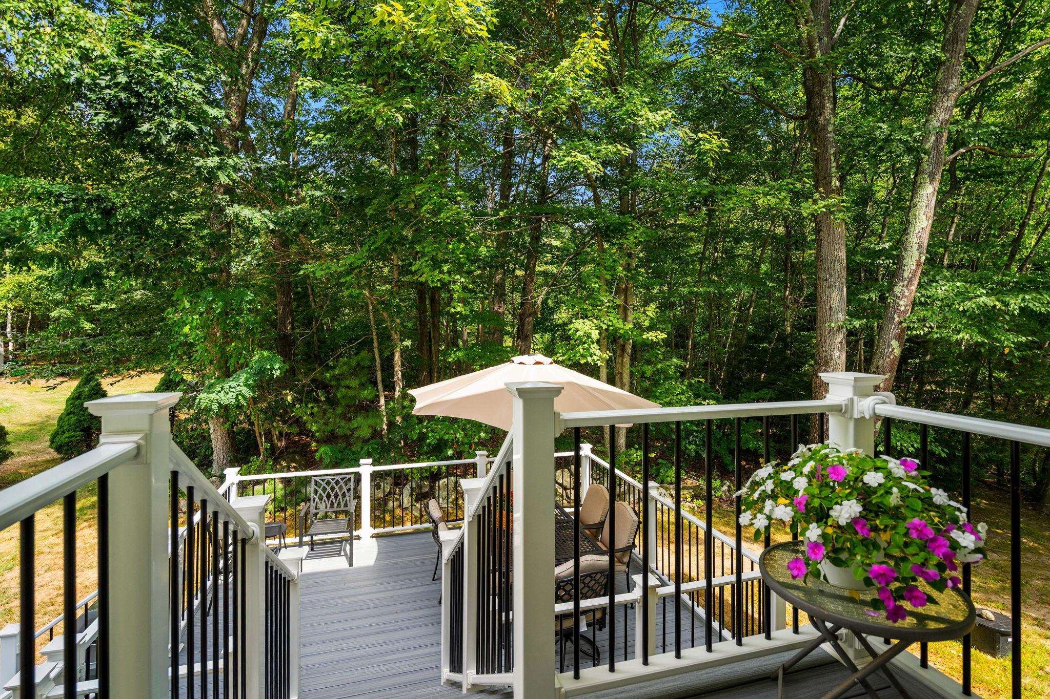 Derry, New Hampshire, 03038, United States, 3 Bedrooms Bedrooms, ,2 BathroomsBathrooms,Residential,For Sale,1927202