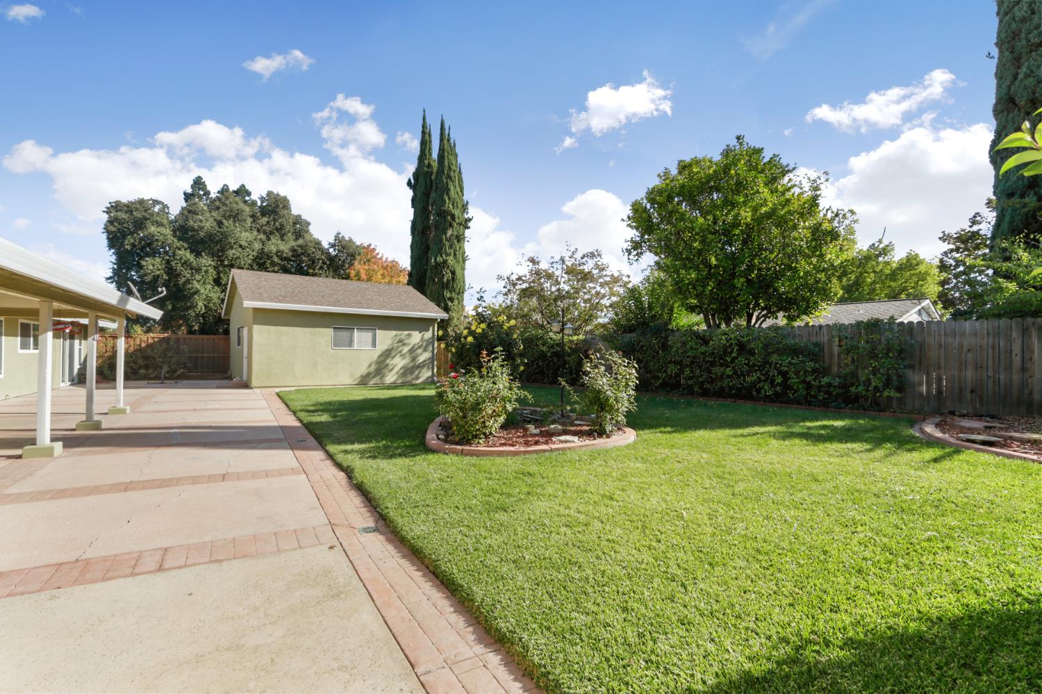 Elk Grove, California, 95624, United States, 4 Bedrooms Bedrooms, ,3 BathroomsBathrooms,Residential,For Sale,1987914