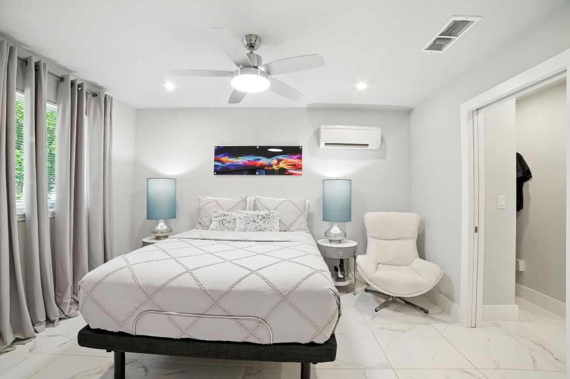 Austin, Texas, 78702, United States, 3 Bedrooms Bedrooms, ,2 BathroomsBathrooms,Residential,For Sale,1906696