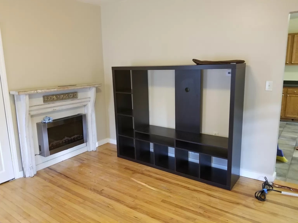 Mansfield, Massachusetts, 02048, United States, 6 Bedrooms Bedrooms, ,2 BathroomsBathrooms,Residential,For Sale,2000850