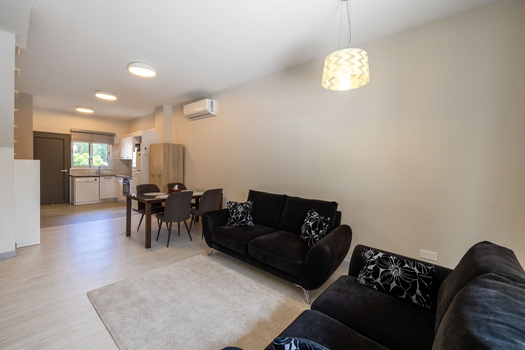  Coastal Living in Germasogeia - Renovated 2-Bedroom Maisonette - 物件實景