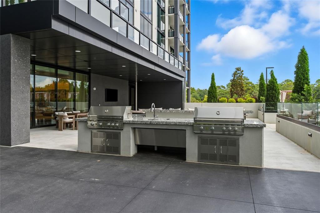 Atlanta, Georgia, 30305, United States, 2 Bedrooms Bedrooms, ,3 BathroomsBathrooms,Residential,For Sale,1979191