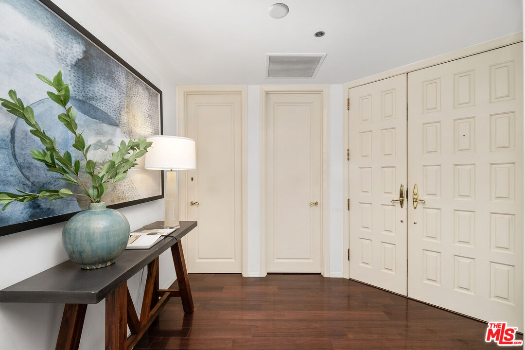 Los Angeles, California, 90024, United States, 2 Bedrooms Bedrooms, ,2 BathroomsBathrooms,Residential,For Sale,1917928