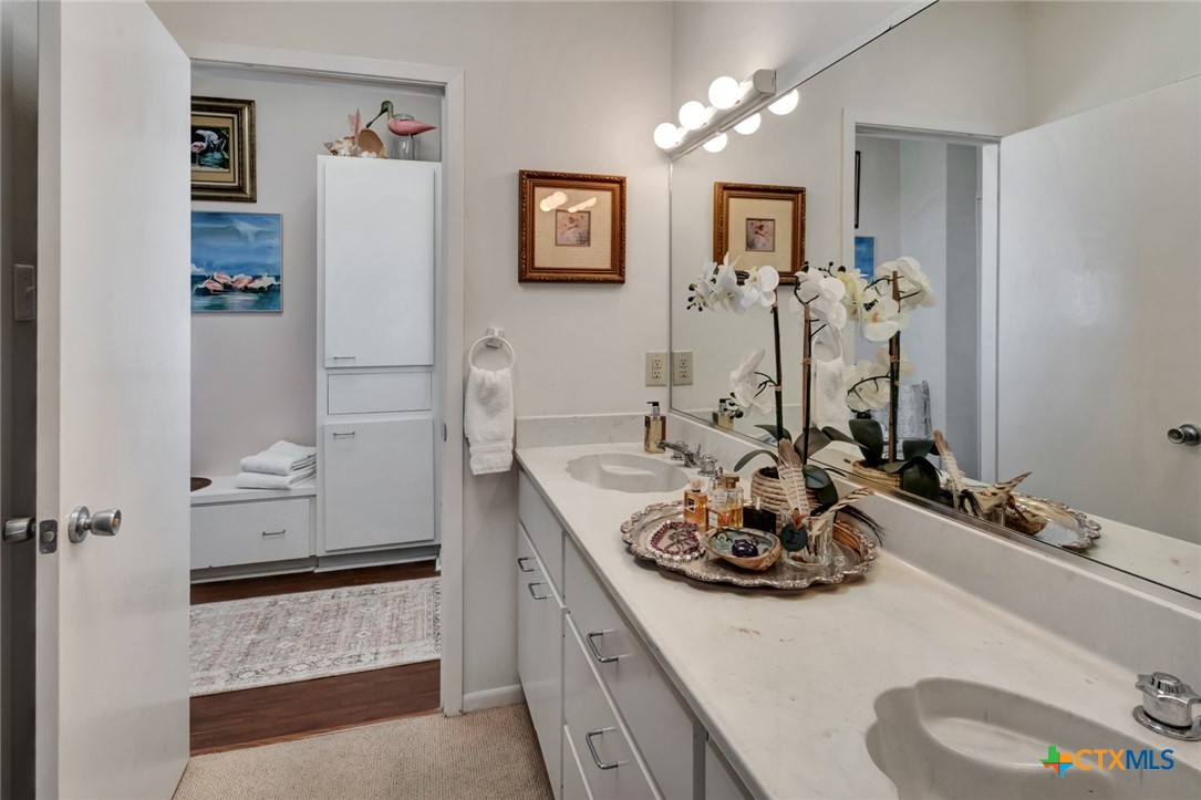 Port O'Connor, Texas, 77982, United States, 5 Bedrooms Bedrooms, ,3 BathroomsBathrooms,Residential,For Sale,1989061