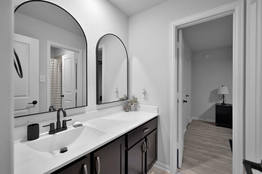 Montgomery, Texas, 77316, United States, 4 Bedrooms Bedrooms, ,4 BathroomsBathrooms,Residential,For Sale,1983339