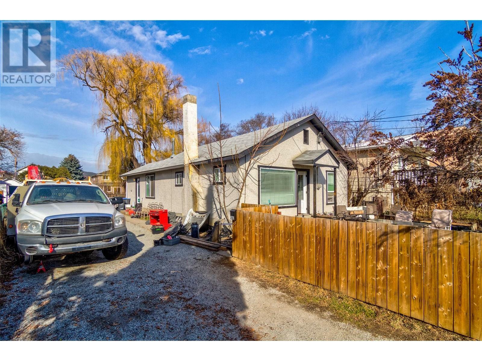 KELOWNA, British Columbia, V1Y 5P7, CA, 3 Bedrooms Bedrooms, ,1 BathroomBathrooms,Residential,For Sale,1837730