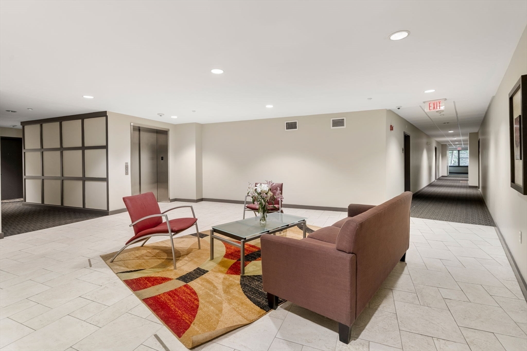 Boston, Massachusetts, 02135, United States, 3 Bedrooms Bedrooms, ,2 BathroomsBathrooms,Residential,For Sale,1827699