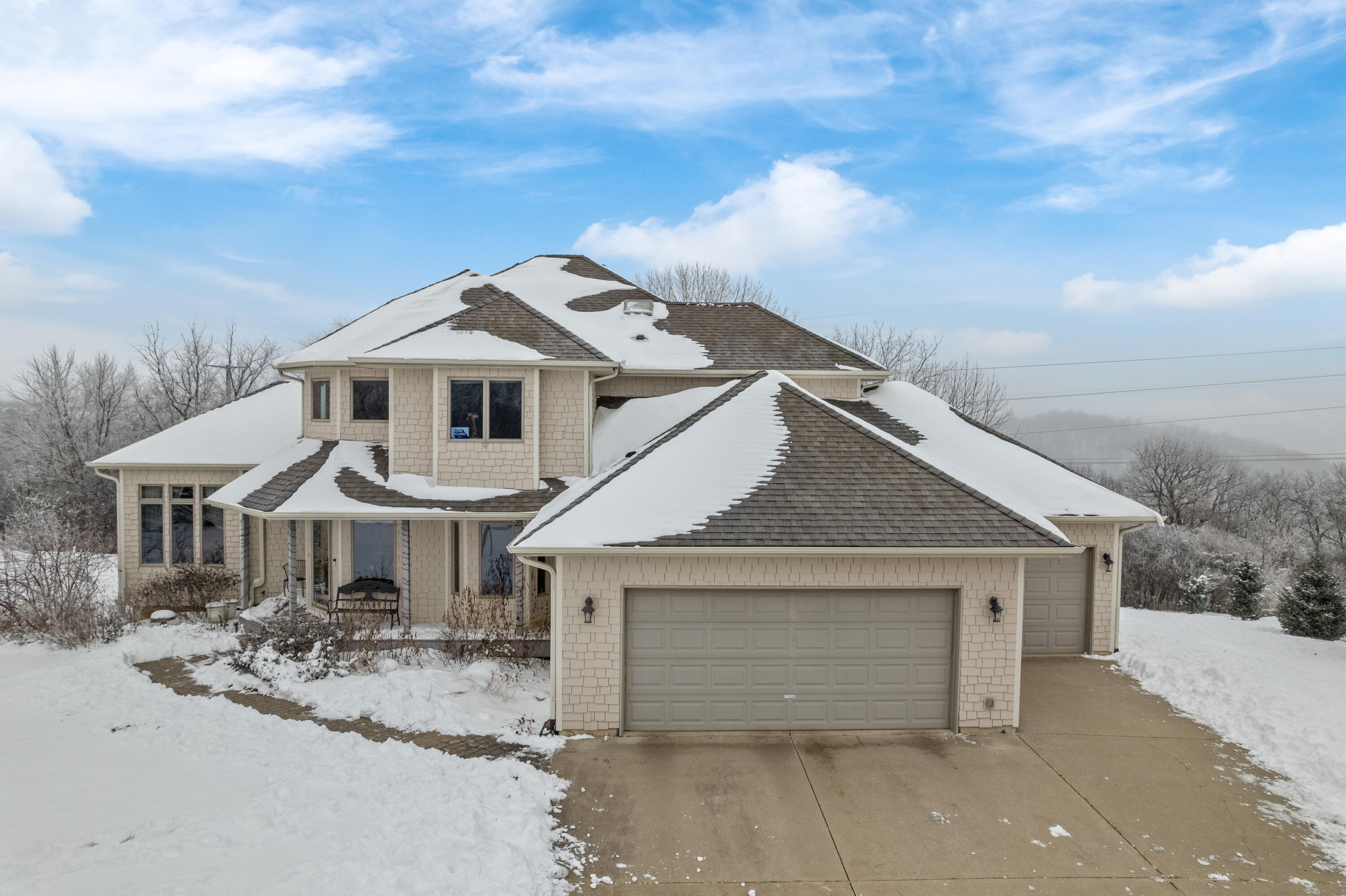 Shelby, Wisconsin, 54601, United States, 4 Bedrooms Bedrooms, ,4 BathroomsBathrooms,Residential,For Sale,2000335