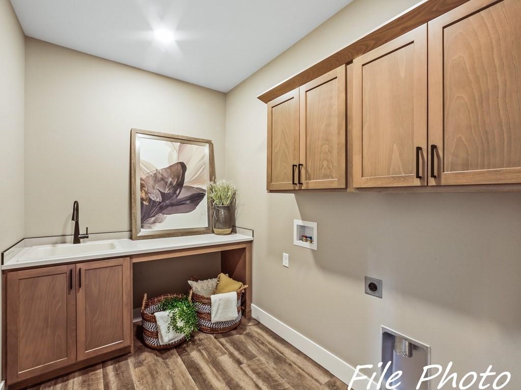 Colbert, Washington, 99005, United States, 3 Bedrooms Bedrooms, ,2 BathroomsBathrooms,Residential,For Sale,1848813