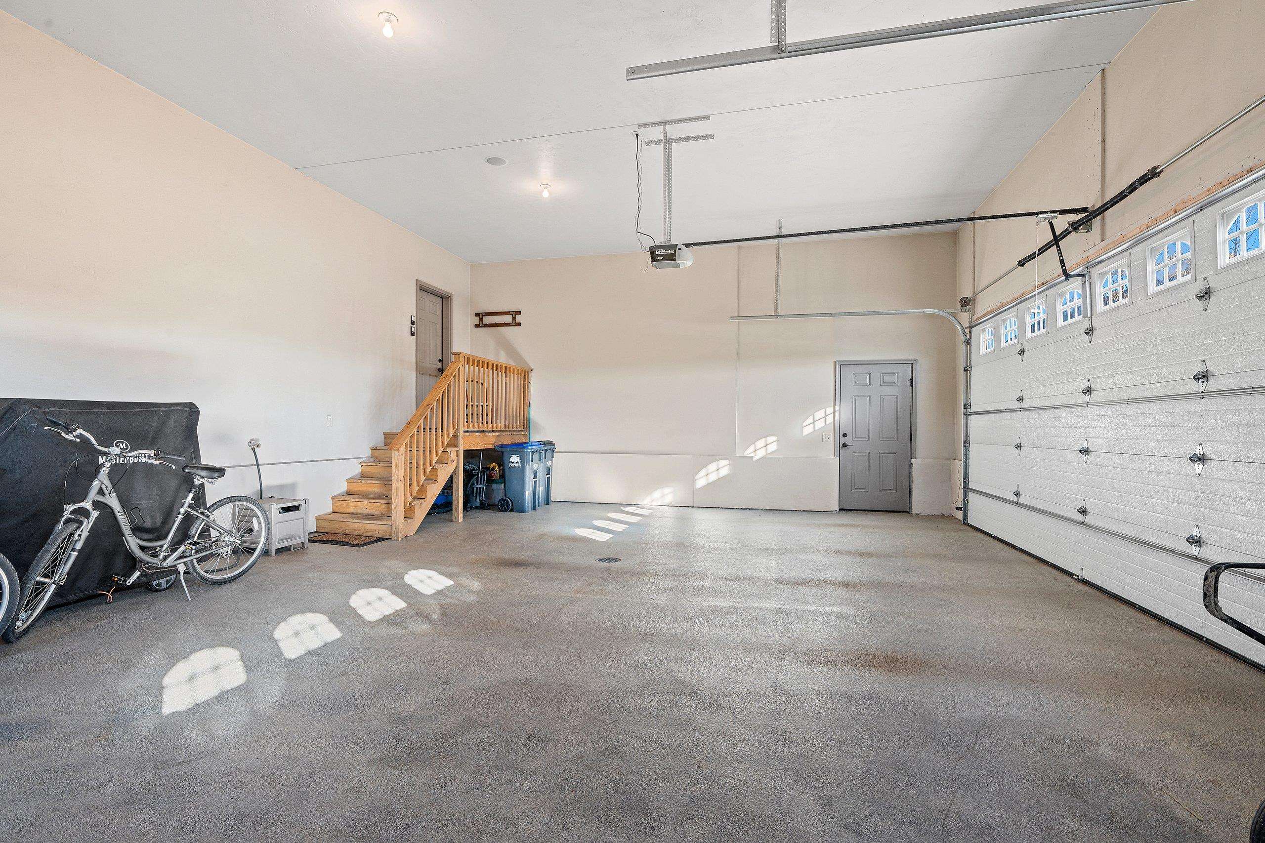 NEENAH, Wisconsin, 54956, United States, 3 Bedrooms Bedrooms, ,3 BathroomsBathrooms,Residential,For Sale,1986561