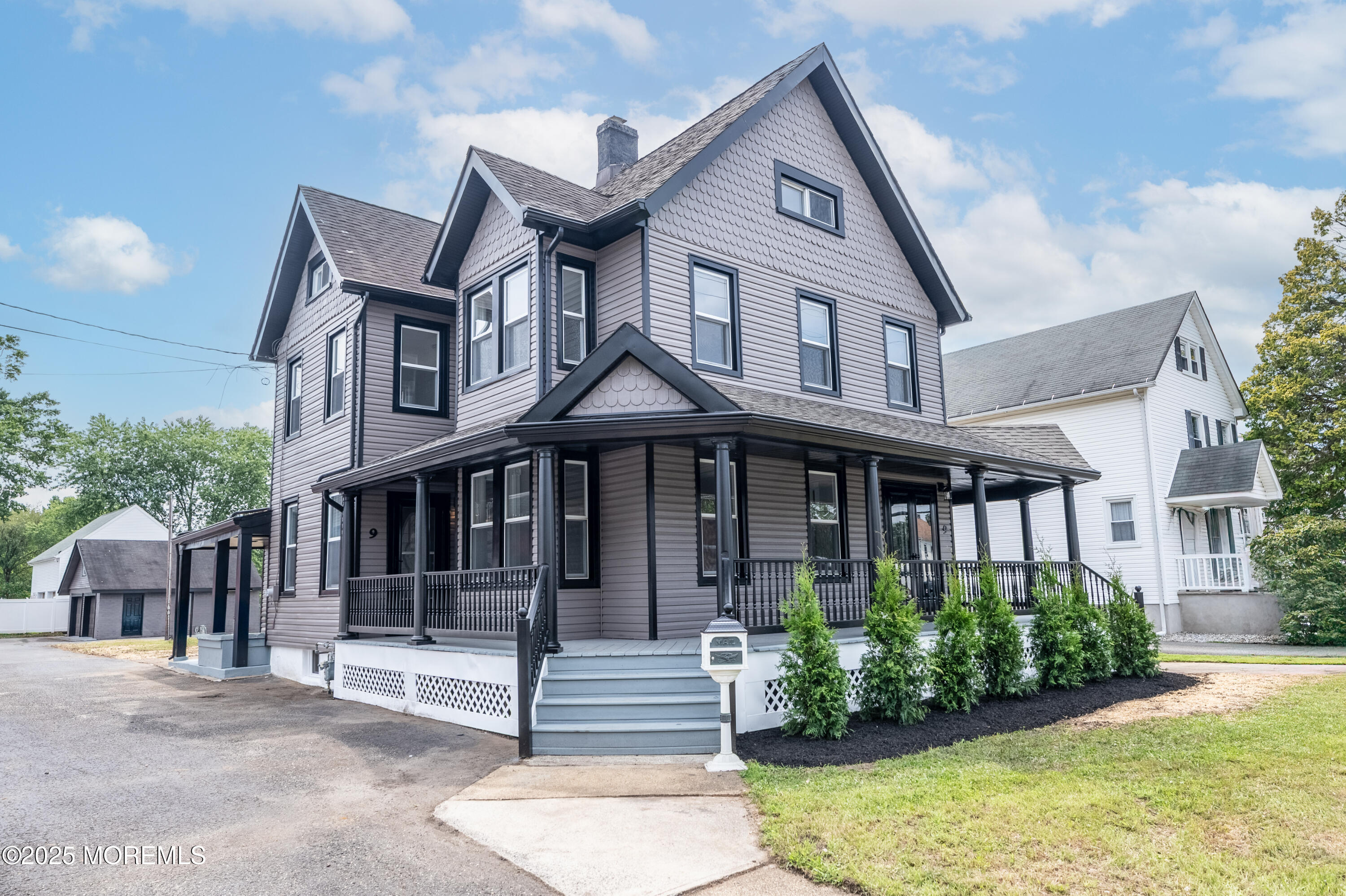 Englishtown, New Jersey, 07726, United States, 6 Bedrooms Bedrooms, ,4 BathroomsBathrooms,Residential,For Sale,1908199