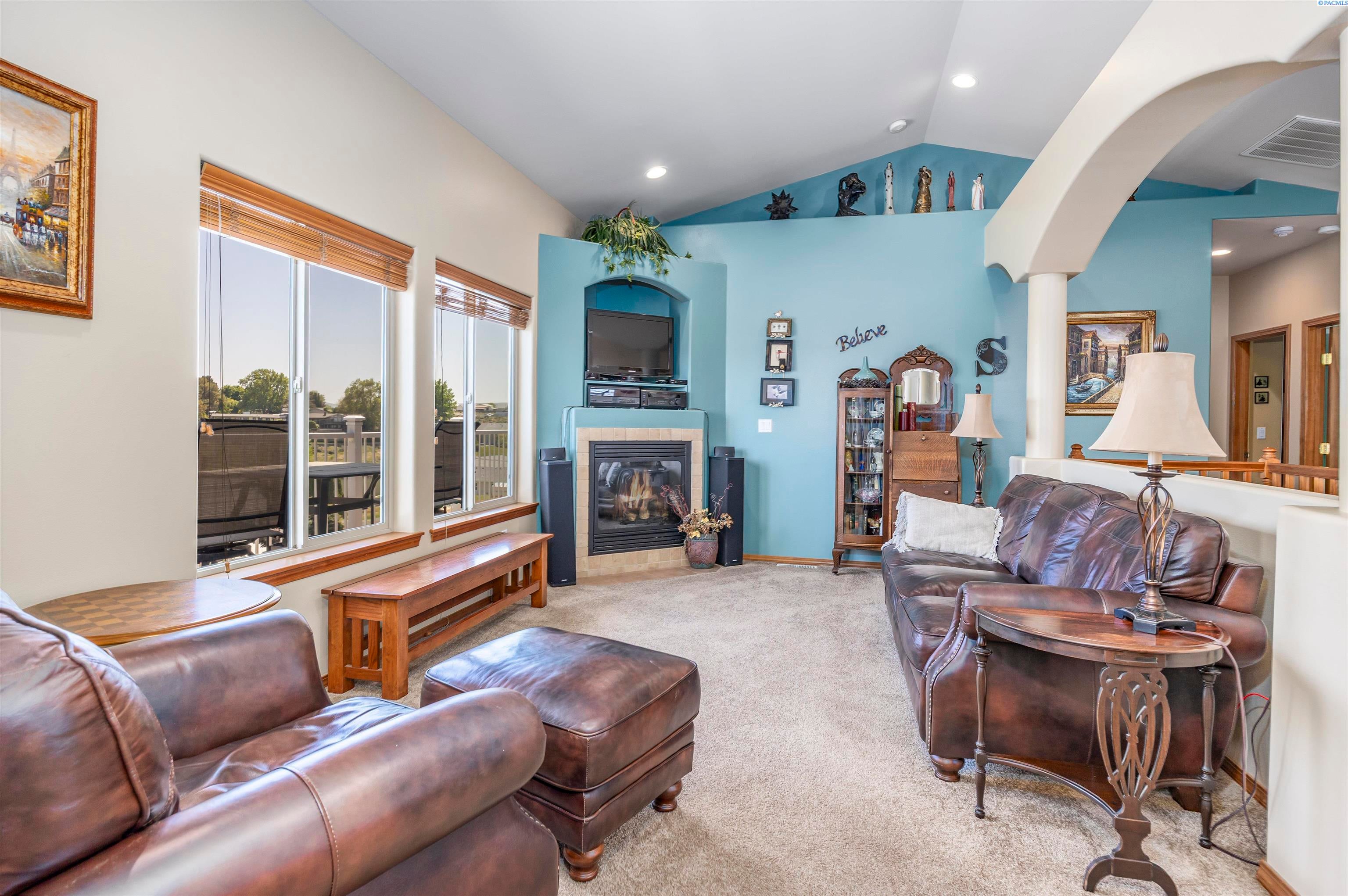 Kennewick, Washington, 99337, United States, 4 Bedrooms Bedrooms, ,3 BathroomsBathrooms,Residential,For Sale,1860973