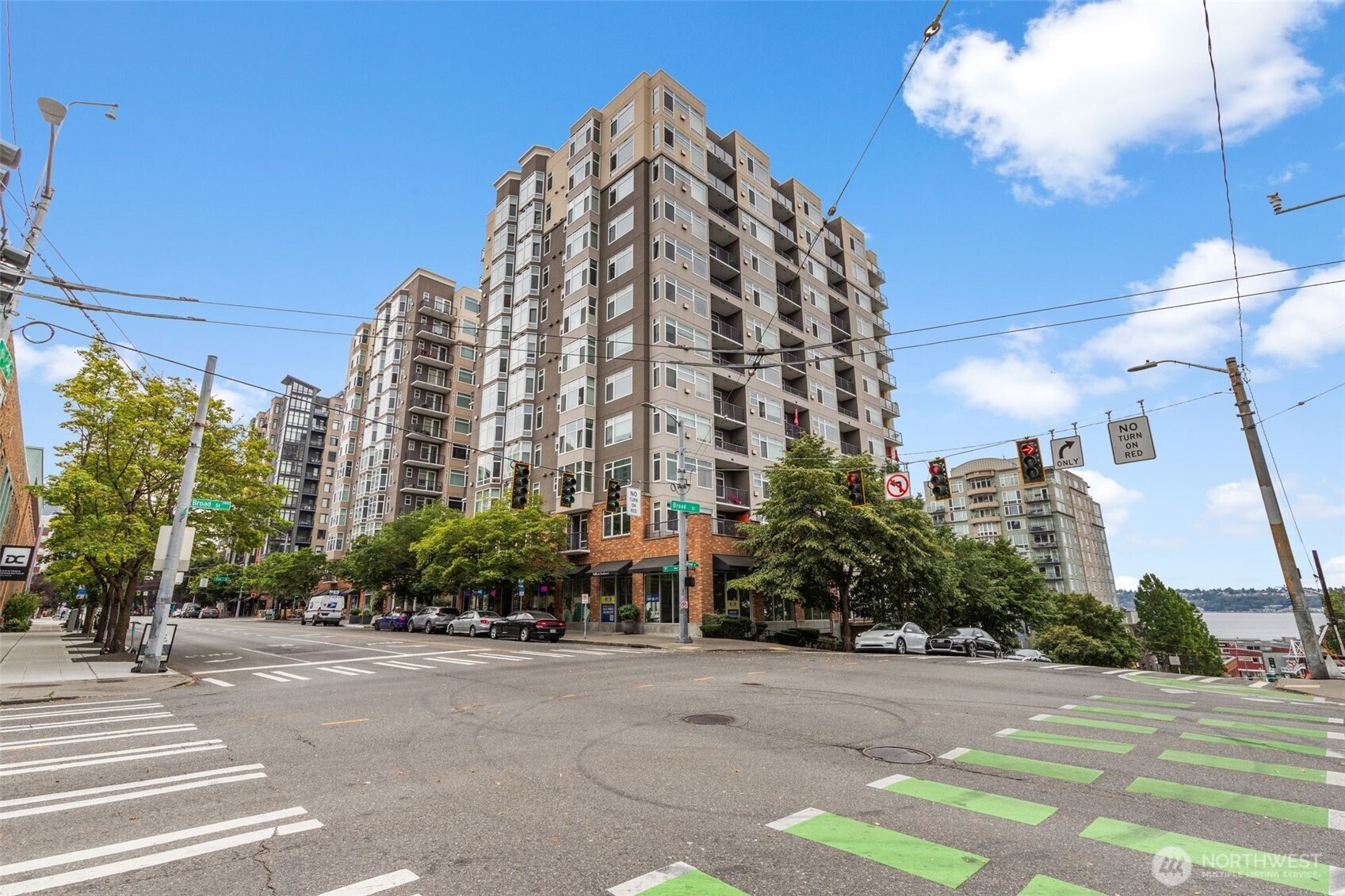 Seattle, Washington, 98121, United States, 1 Bedroom Bedrooms, ,1 BathroomBathrooms,Residential,For Sale,1896299