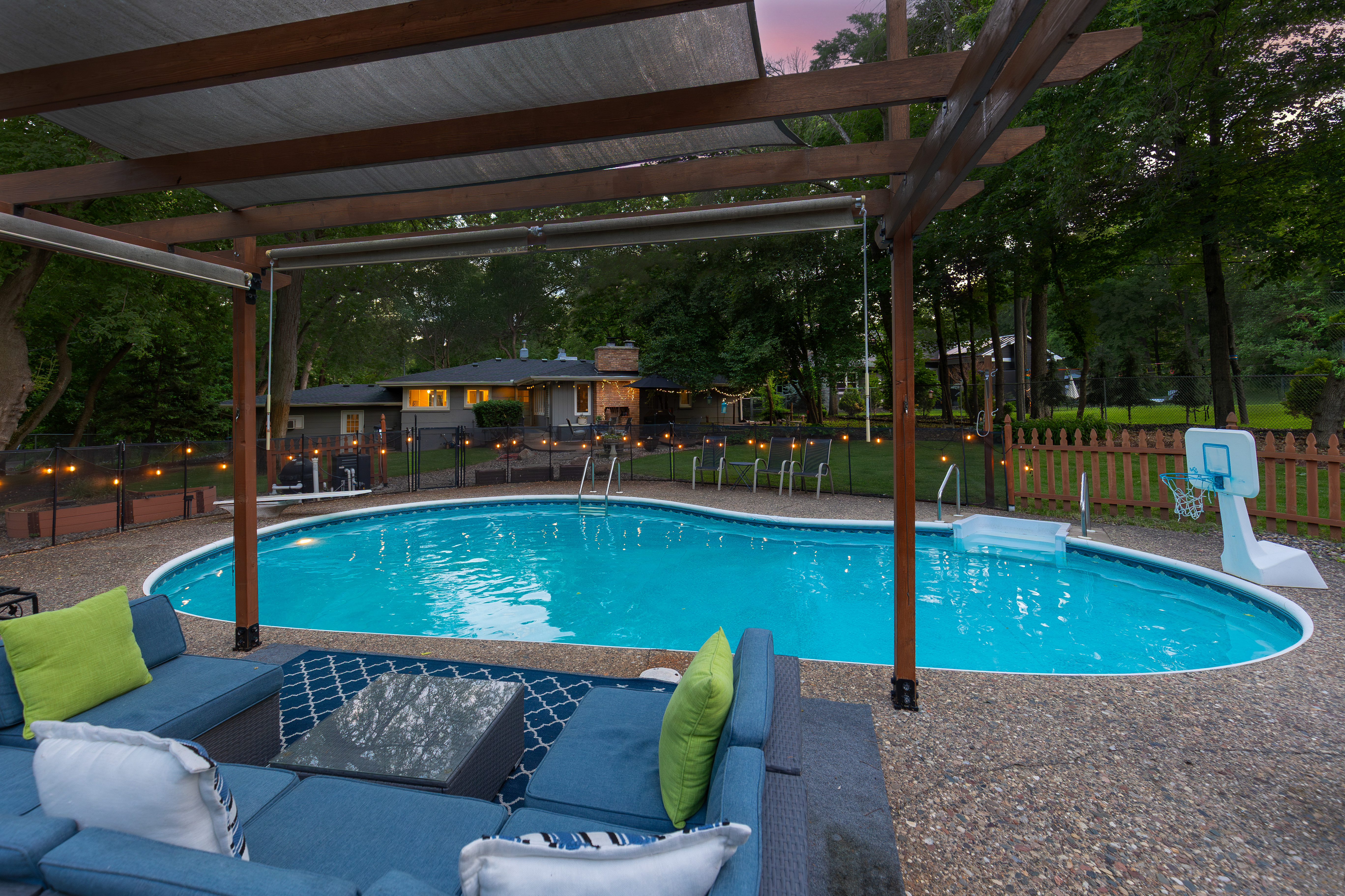  Deephaven Retreat with Poolside Serenity - 物件實景