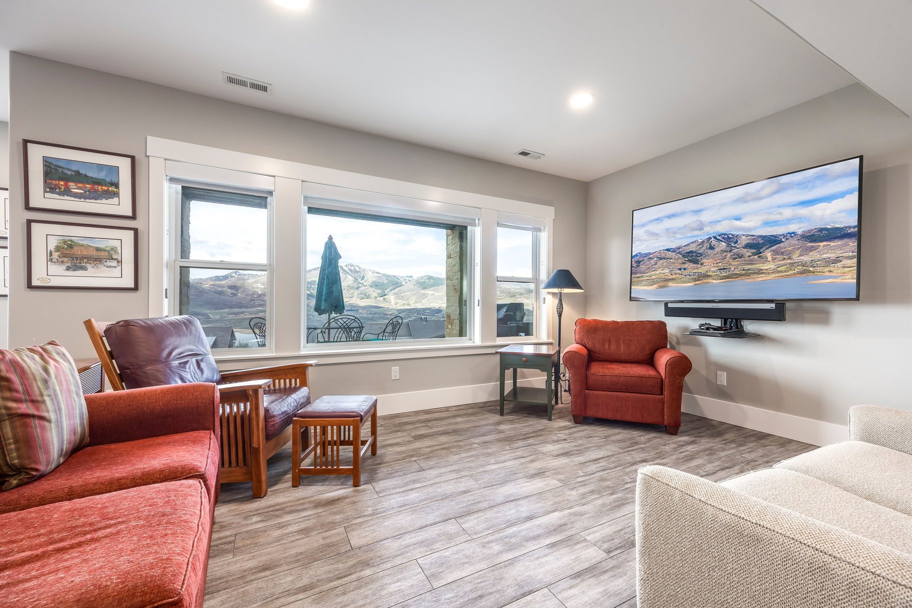  Premium Location at Shoreline with Main Level Master & Unobstructed Views - 物件實景