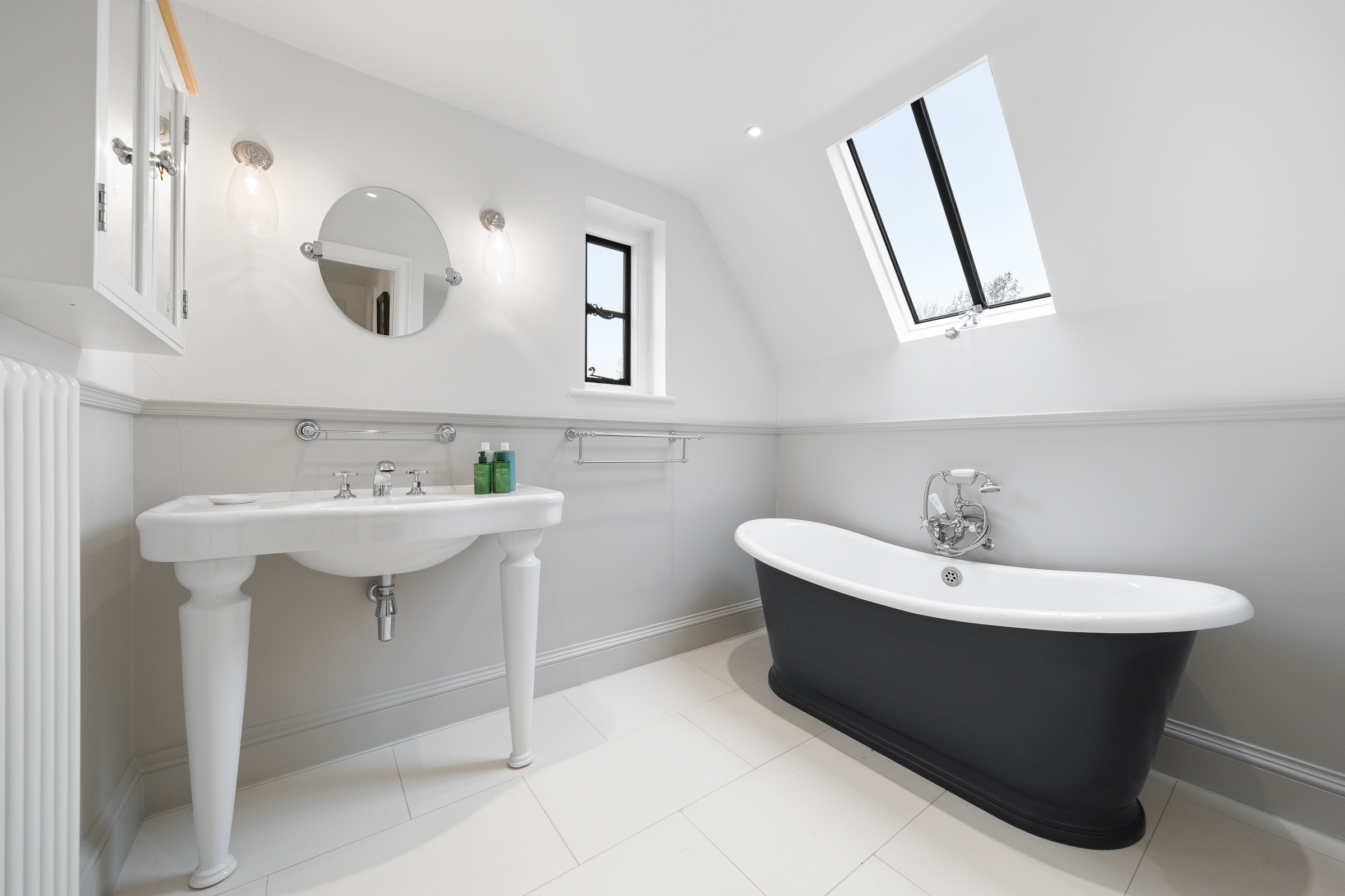  A Complete Cotswold Estate in One of Gloucestershire