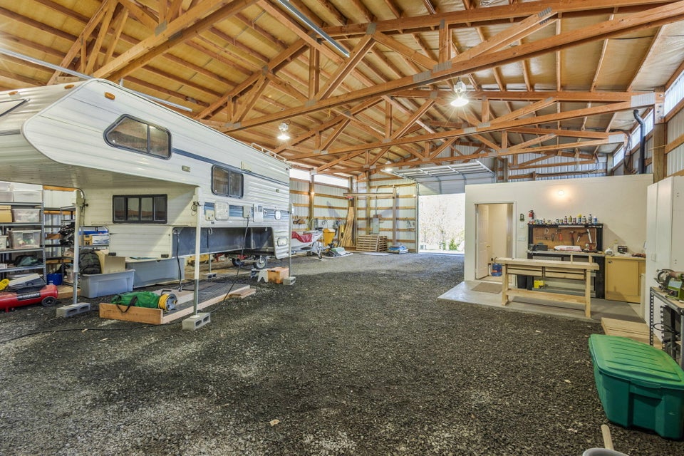 Prineville, Oregon, 97754, United States, 3 Bedrooms Bedrooms, ,3 BathroomsBathrooms,Residential,For Sale,1804823