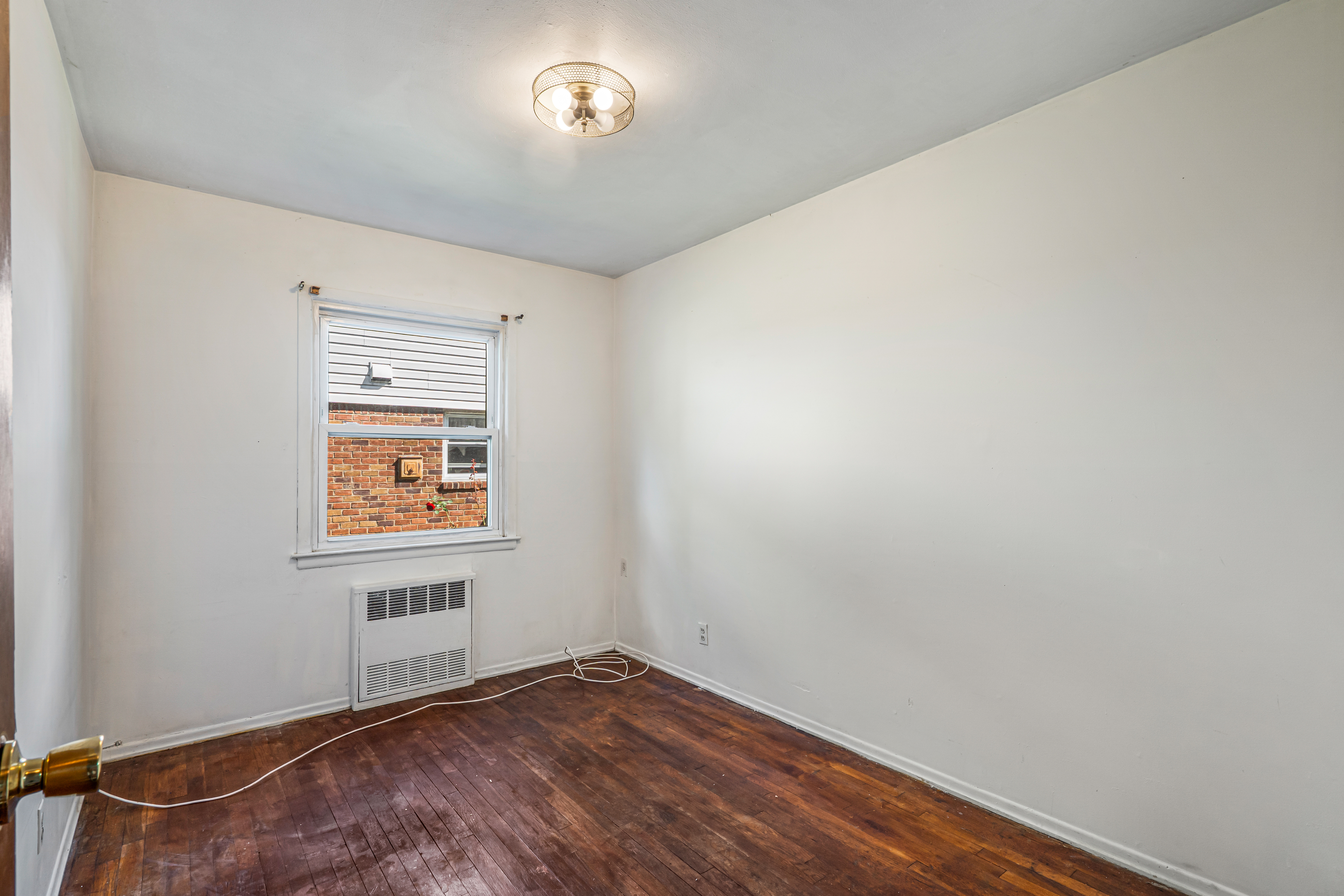  221-51 Braddock Avenue, Queens Village, NY, 11427 - 物件實景