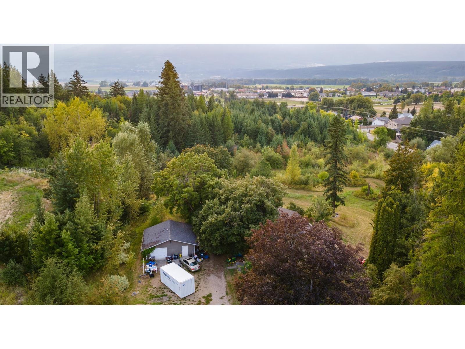 SALMON ARM, British Columbia, V1E 1J3, CA, 4 Bedrooms Bedrooms, ,2 BathroomsBathrooms,Residential,For Sale,1950734