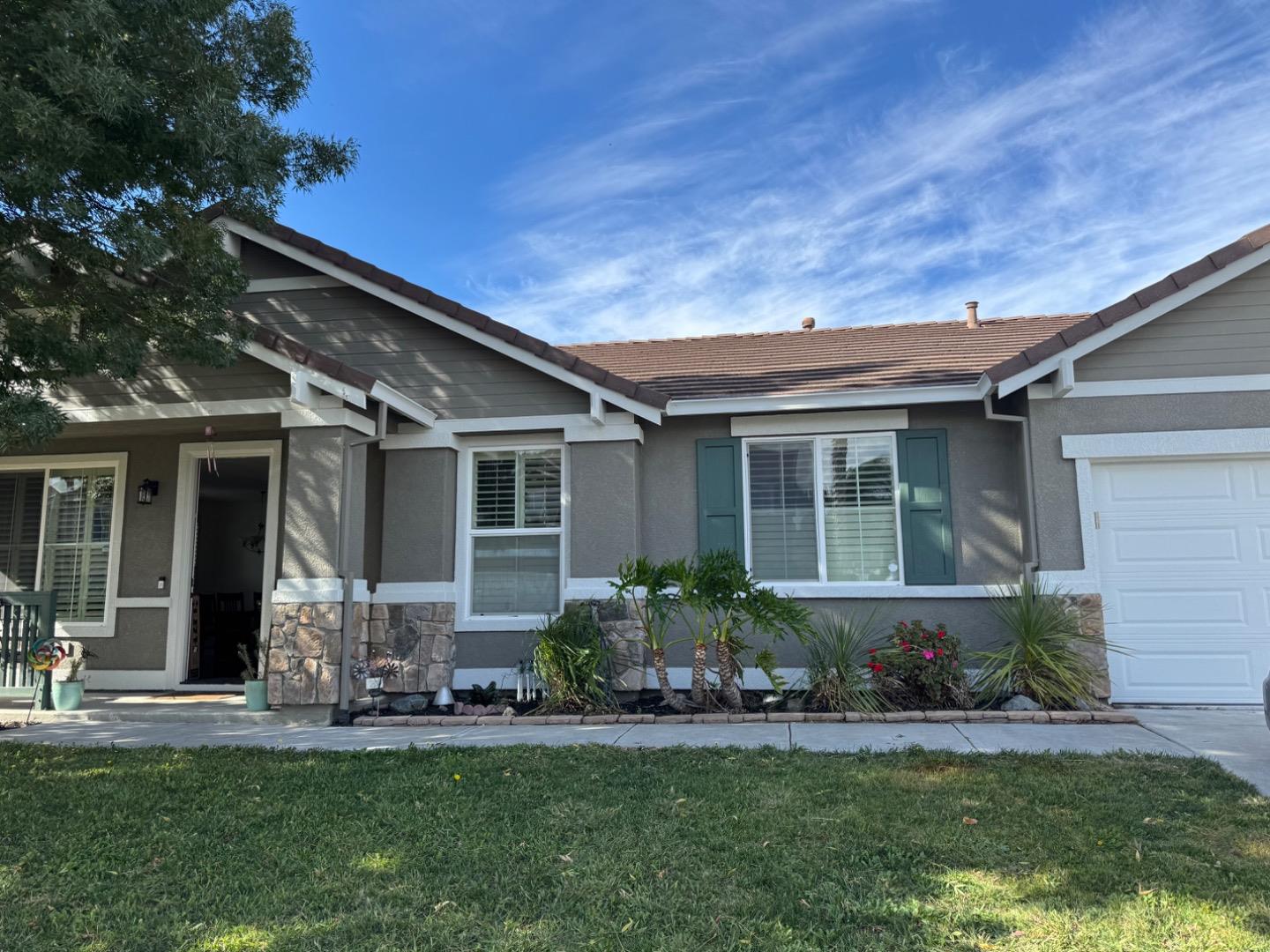 Pittsburg, California, 94565, United States, 4 Bedrooms Bedrooms, ,2 BathroomsBathrooms,Residential,For Sale,1988221