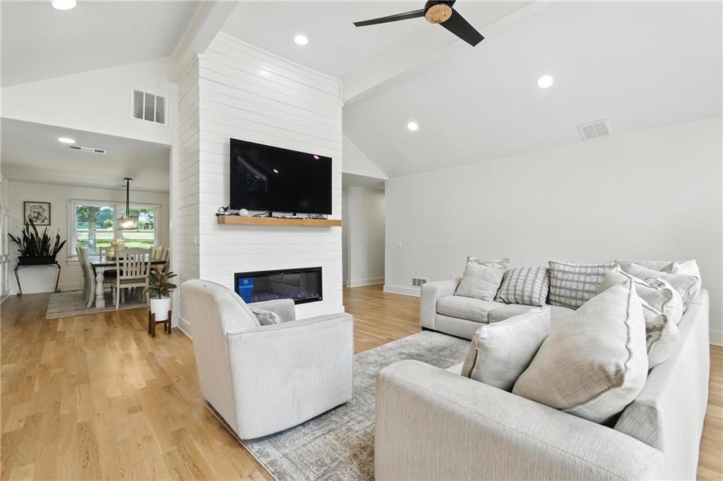 Lawrenceville, Georgia, 30045, United States, 4 Bedrooms Bedrooms, ,3 BathroomsBathrooms,Residential,For Sale,1941302