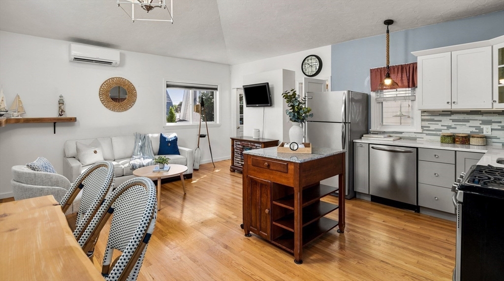 Nahant, Massachusetts, 01908, United States, 1 Bedroom Bedrooms, ,1 BathroomBathrooms,Residential,For Sale,1963982