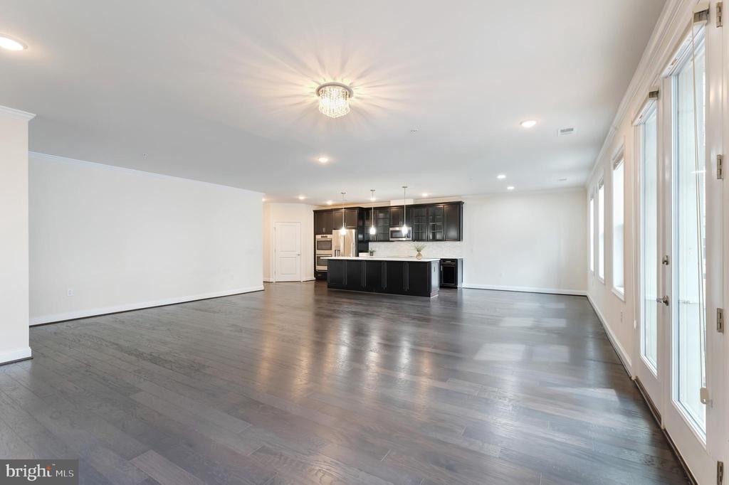 Ashburn, Virginia, 20148, United States, 3 Bedrooms Bedrooms, ,2 BathroomsBathrooms,Residential,For Sale,1977390