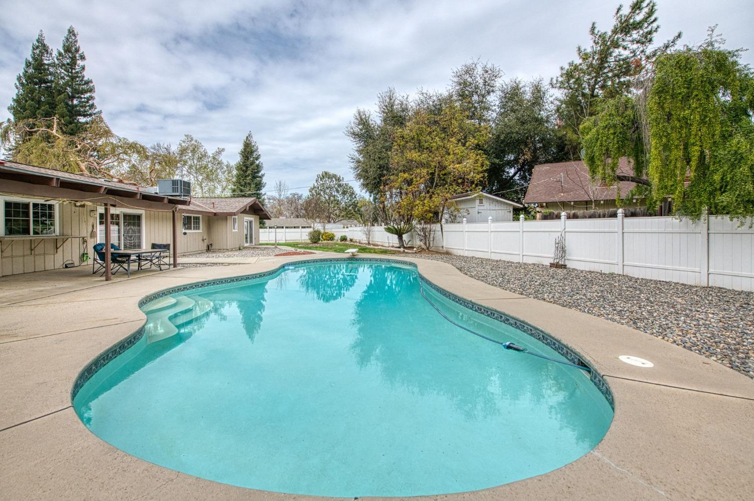 Sanger, California, 93657, United States, 4 Bedrooms Bedrooms, ,3 BathroomsBathrooms,Residential,For Sale,1897829
