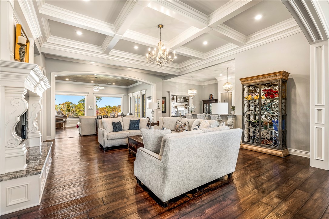 Rogers, Arkansas, 72756, United States, 4 Bedrooms Bedrooms, ,6 BathroomsBathrooms,Residential,For Sale,1987603