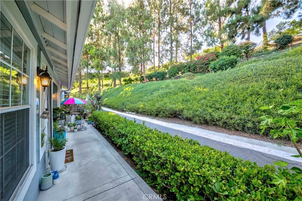 Aliso Viejo, California, 92656, United States, 2 Bedrooms Bedrooms, ,2 BathroomsBathrooms,Residential,For Sale,1901235