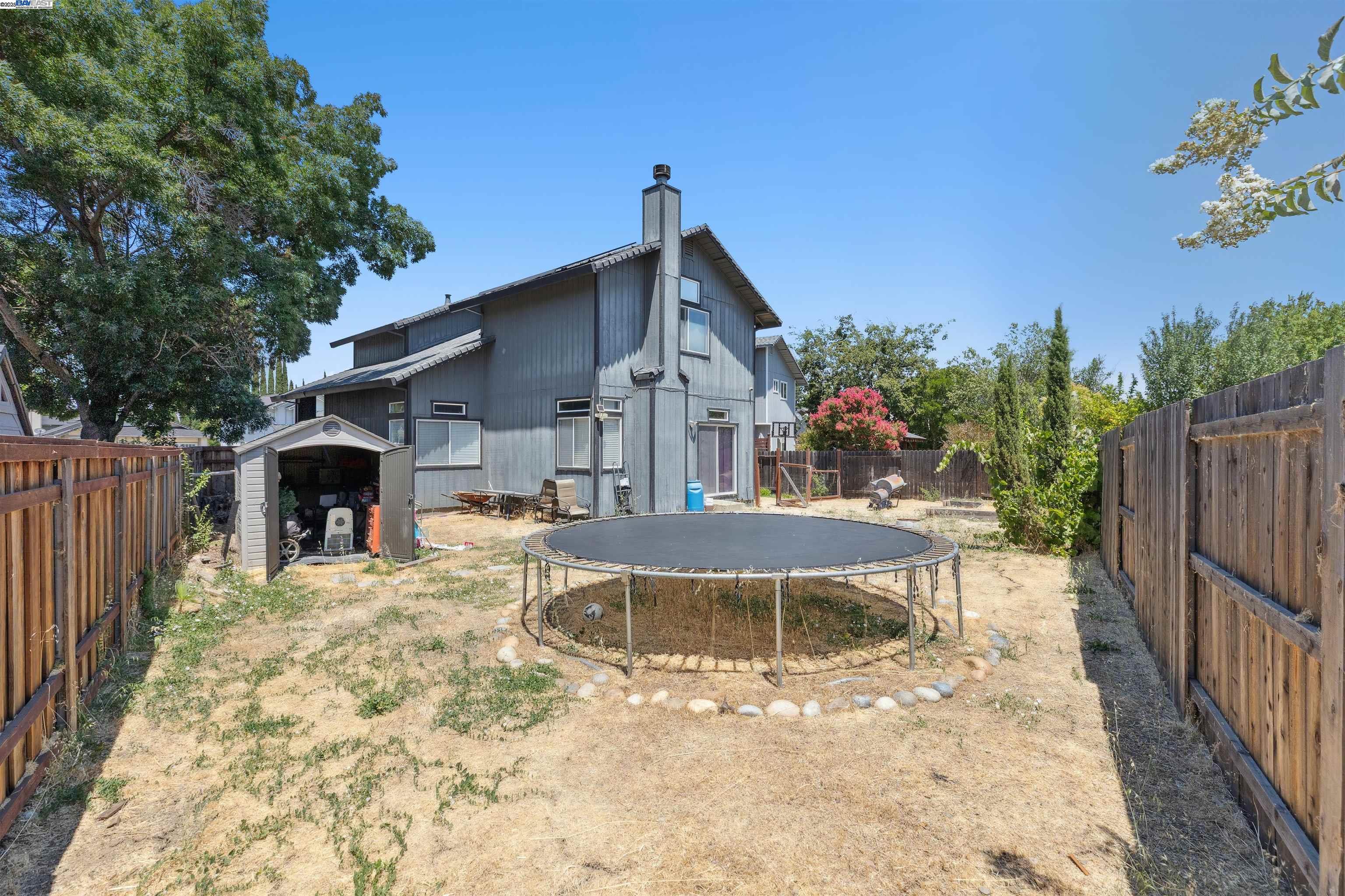 Vacaville, California, 95687, United States, 3 Bedrooms Bedrooms, ,3 BathroomsBathrooms,Residential,For Sale,1889705
