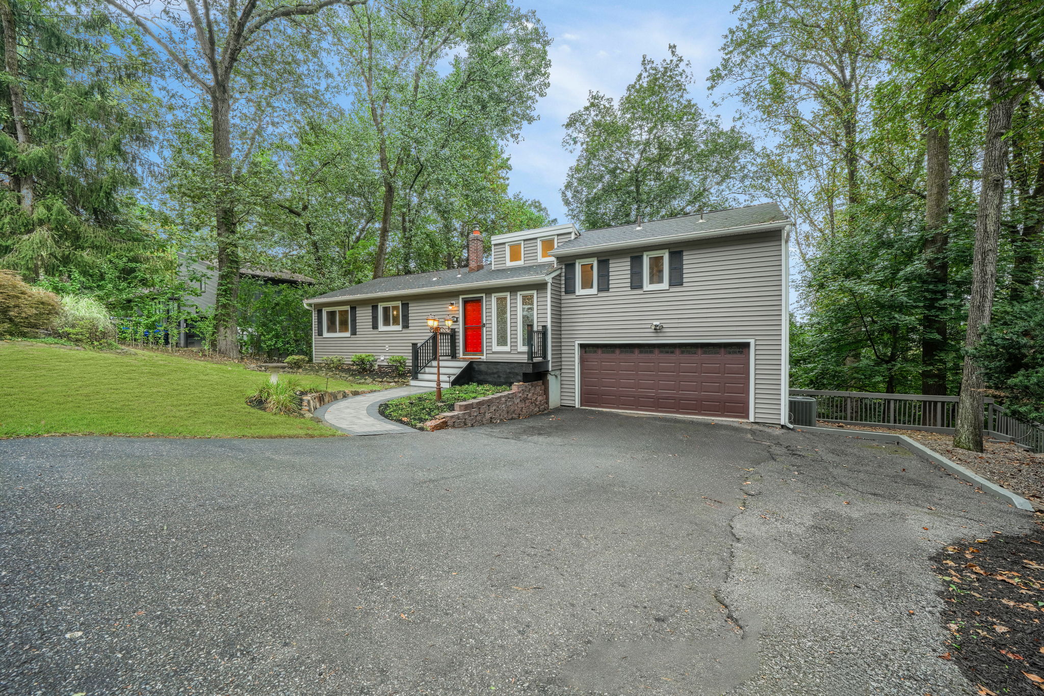 Denville Twp, New Jersey, 07834, United States, 4 Bedrooms Bedrooms, ,3 BathroomsBathrooms,Residential,For Sale,1928892