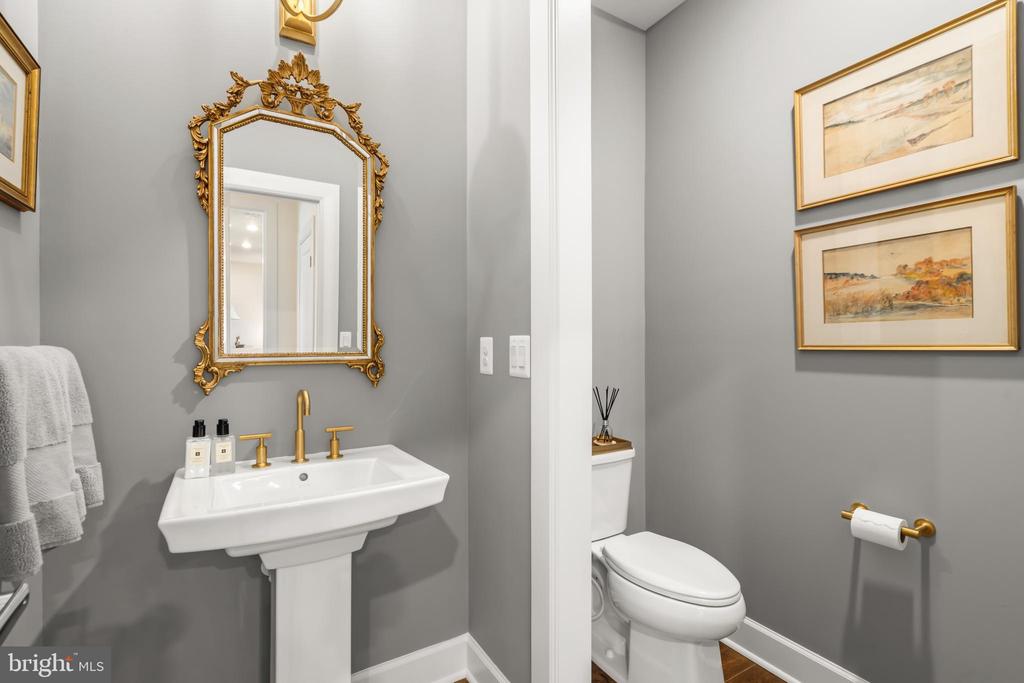 Aldie, Virginia, 20105, United States, 5 Bedrooms Bedrooms, ,7 BathroomsBathrooms,Residential,For Sale,2048550