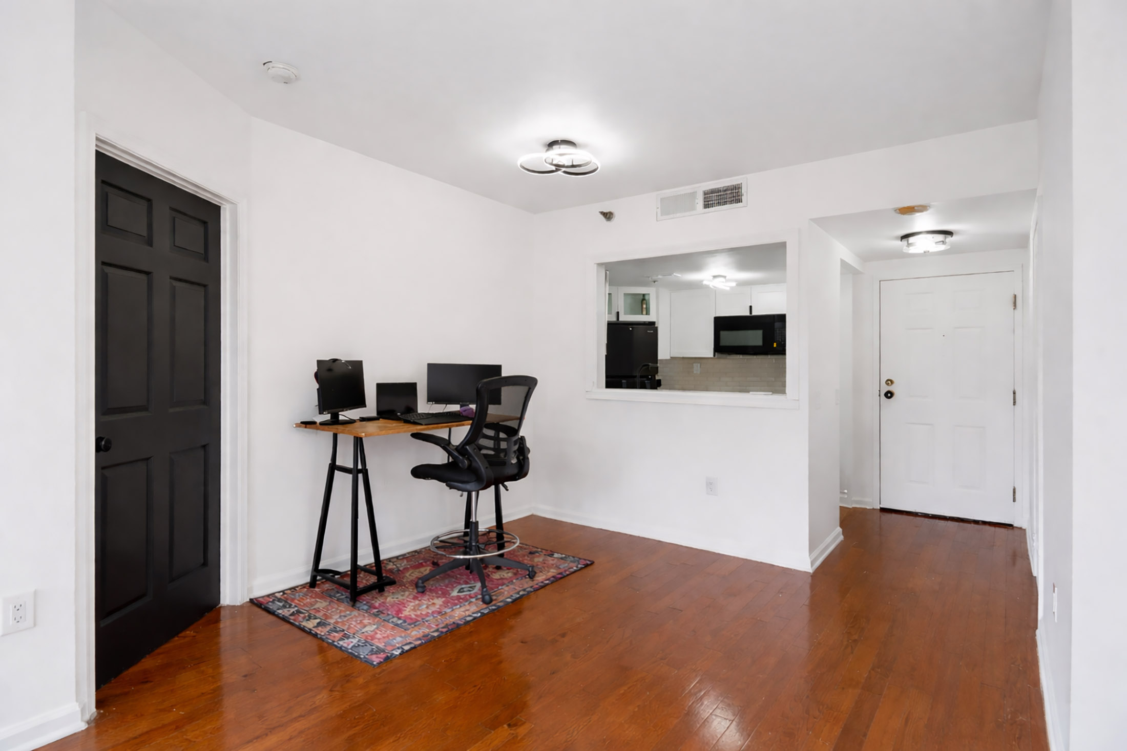  Stunning Designer-renovated Condo Minutes from Atlanta
