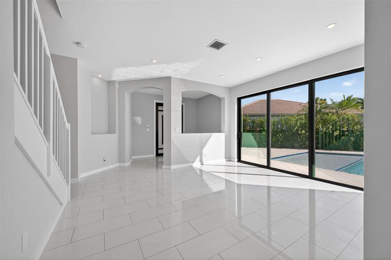 Weston, Florida, 33332, United States, 5 Bedrooms Bedrooms, ,4 BathroomsBathrooms,Residential,For Sale,2003132