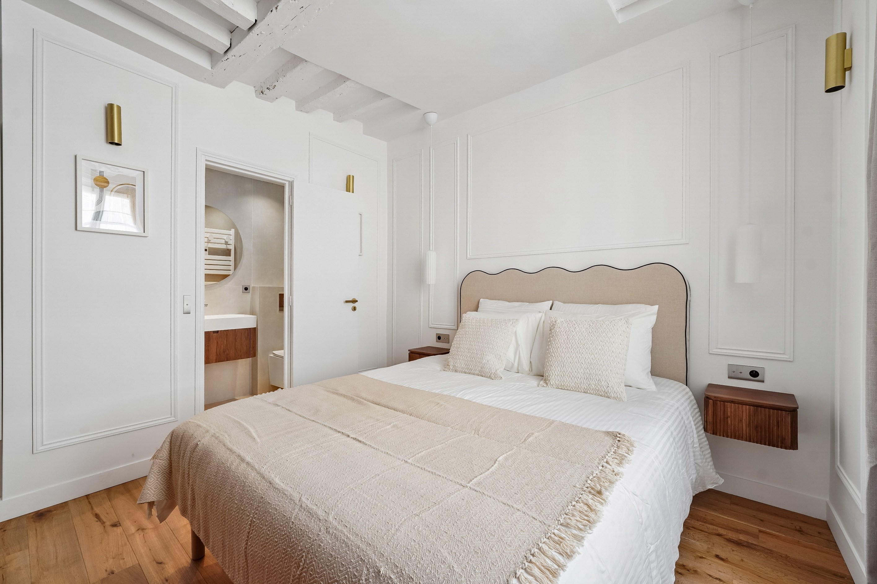  Bac - Verneuil : Superb renovated 2 bedrooms apartment - with AC - 物件實景