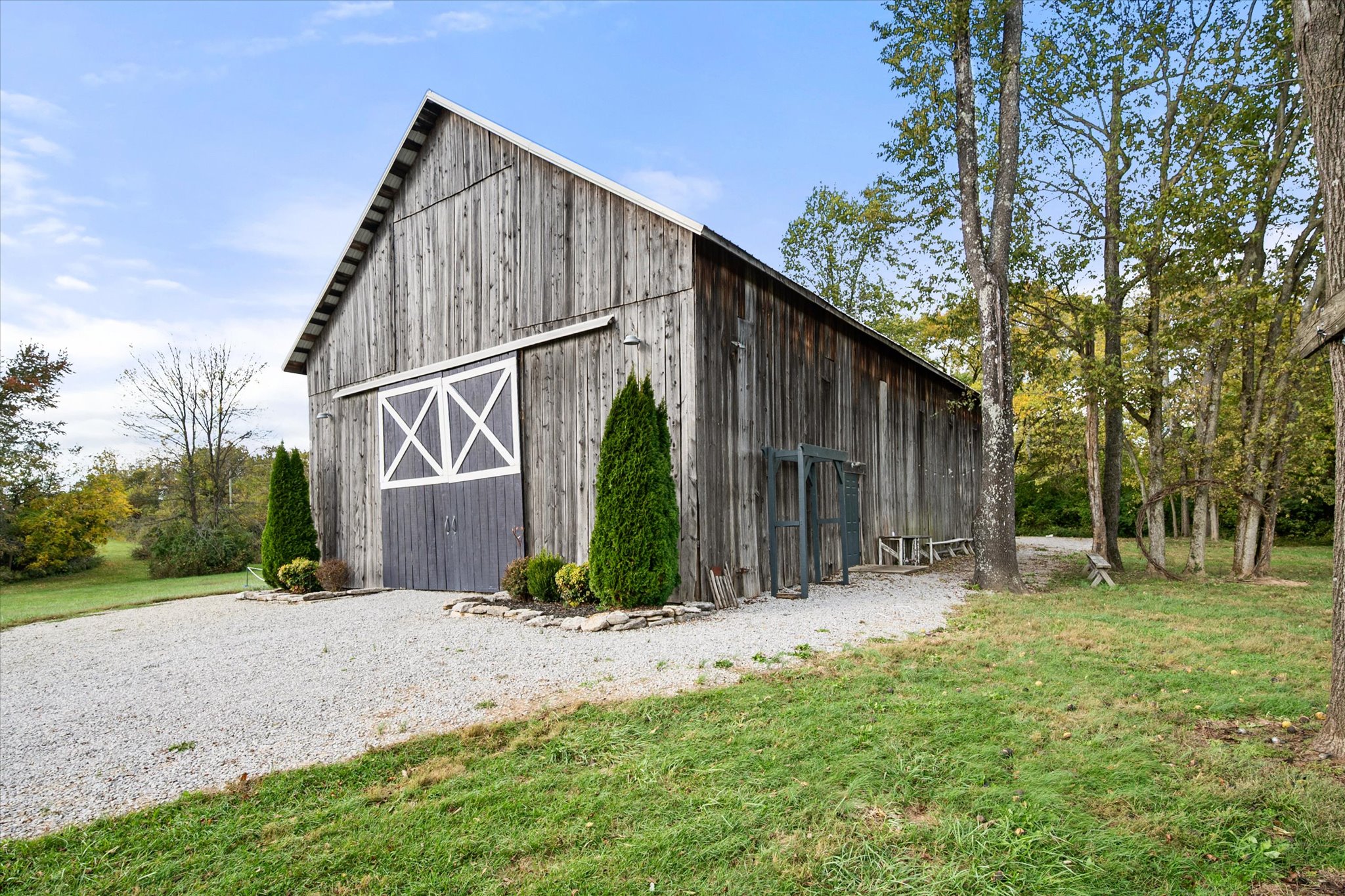 Shelbyville, Kentucky, 40065, United States, 4 Bedrooms Bedrooms, ,3 BathroomsBathrooms,Residential,For Sale,1986481